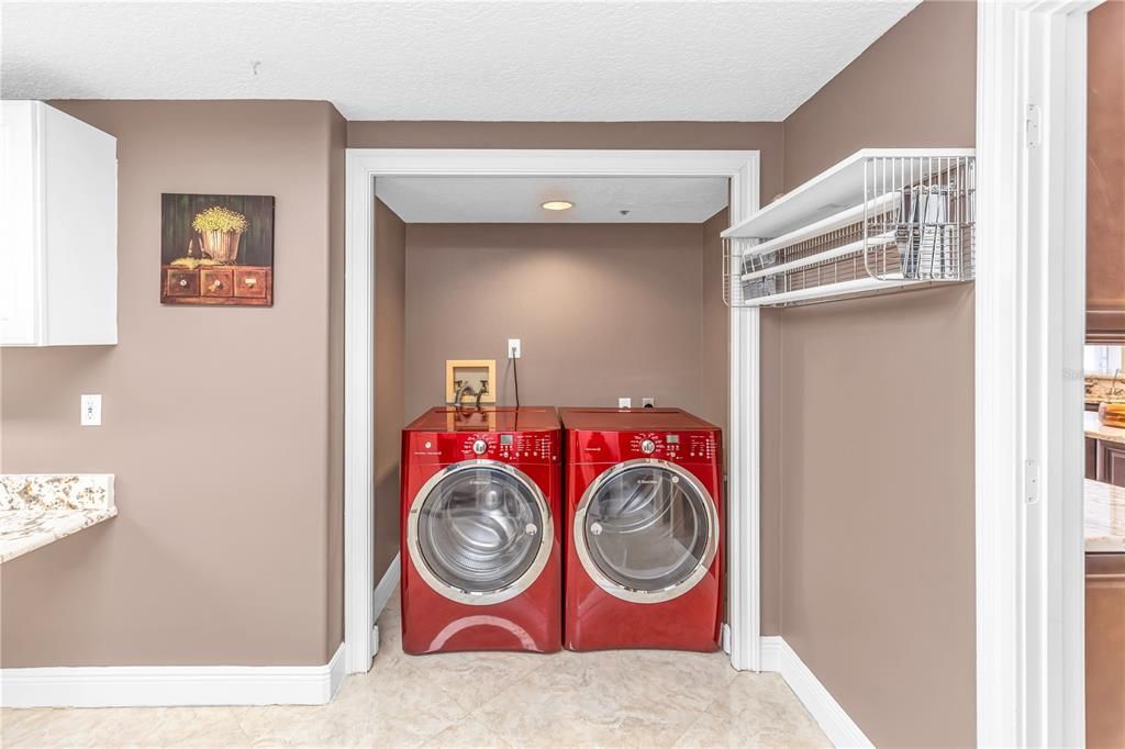 待售: $1,350,000 (5 贝兹, 4 浴室, 5418 平方英尺)