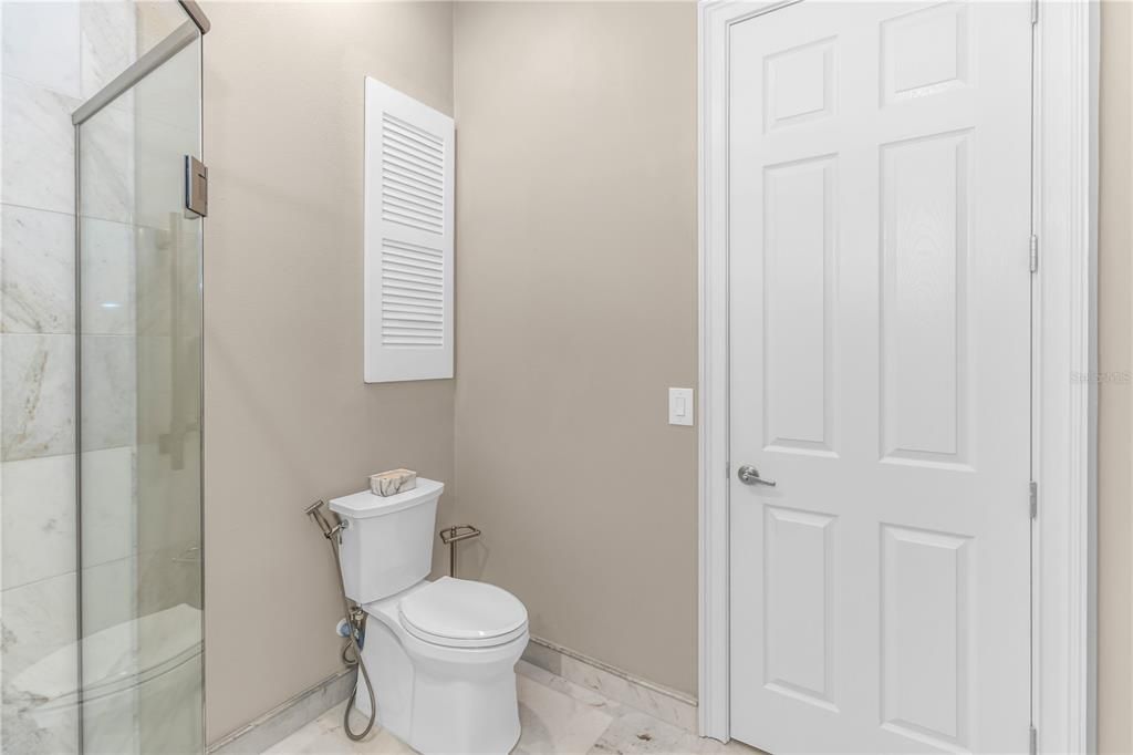 待售: $1,350,000 (5 贝兹, 4 浴室, 5418 平方英尺)