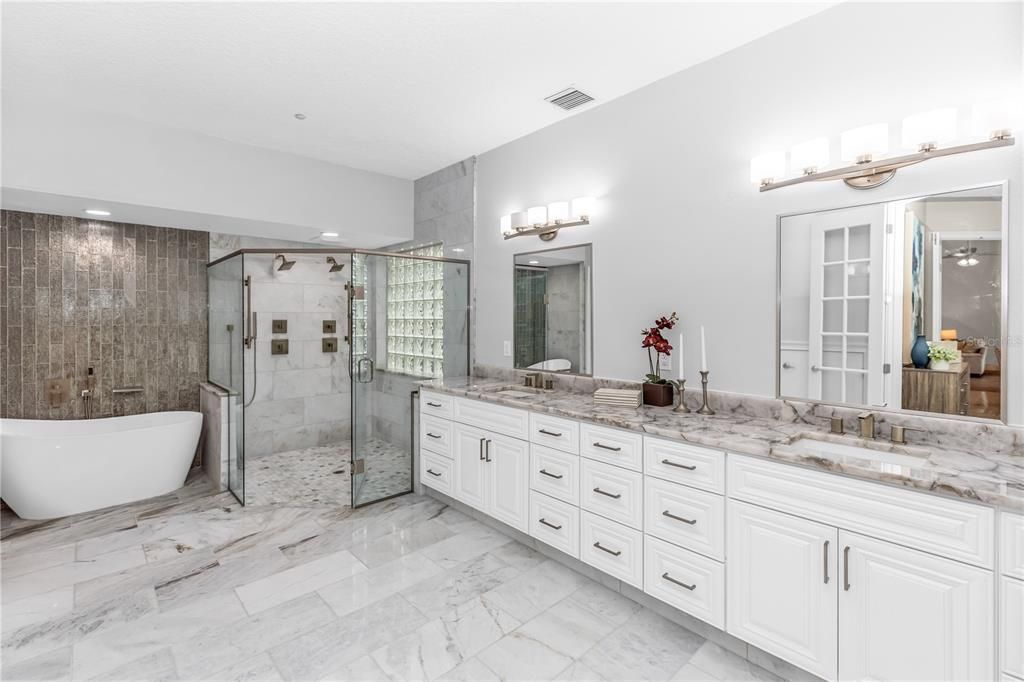 待售: $1,350,000 (5 贝兹, 4 浴室, 5418 平方英尺)