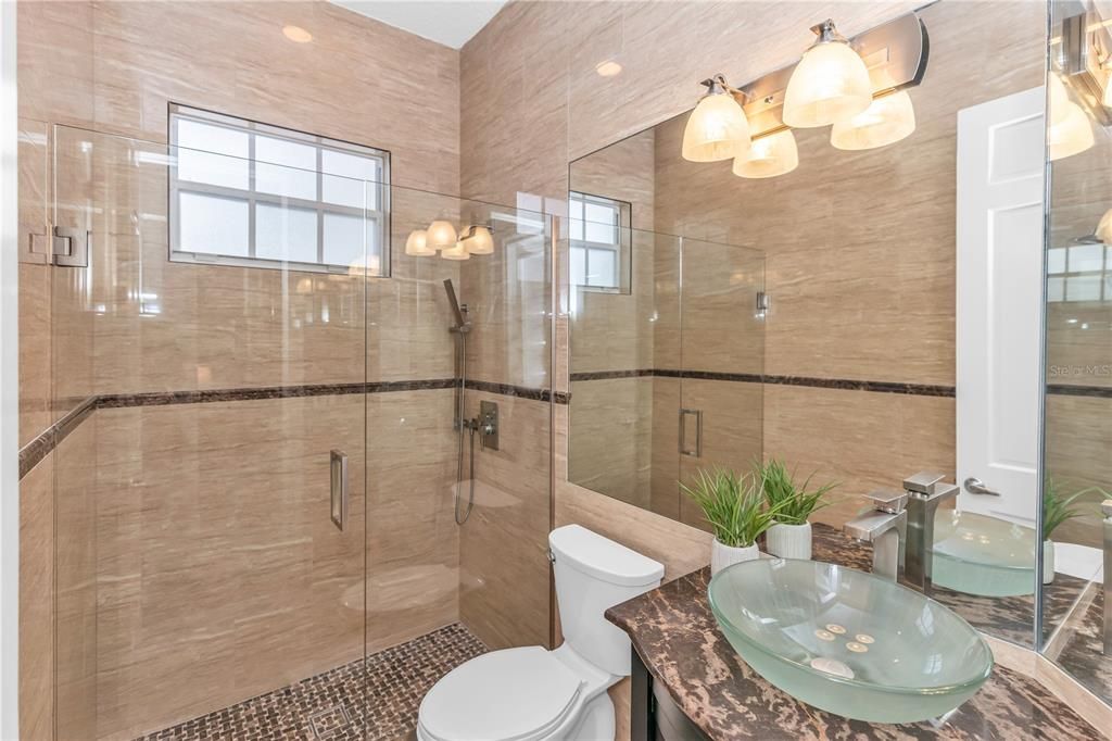 待售: $1,350,000 (5 贝兹, 4 浴室, 5418 平方英尺)