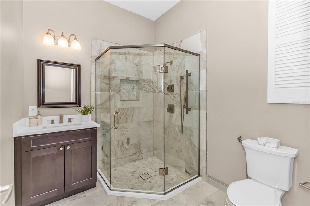 待售: $1,350,000 (5 贝兹, 4 浴室, 5418 平方英尺)