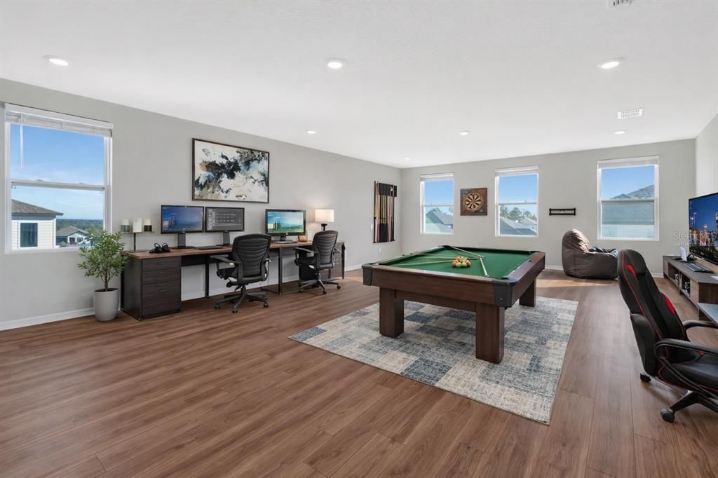 For Sale: $750,000 (5 beds, 4 baths, 3911 Square Feet)