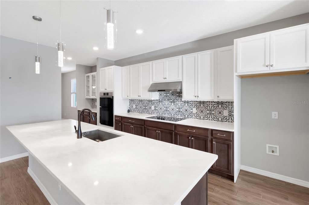 For Sale: $750,000 (5 beds, 4 baths, 3911 Square Feet)