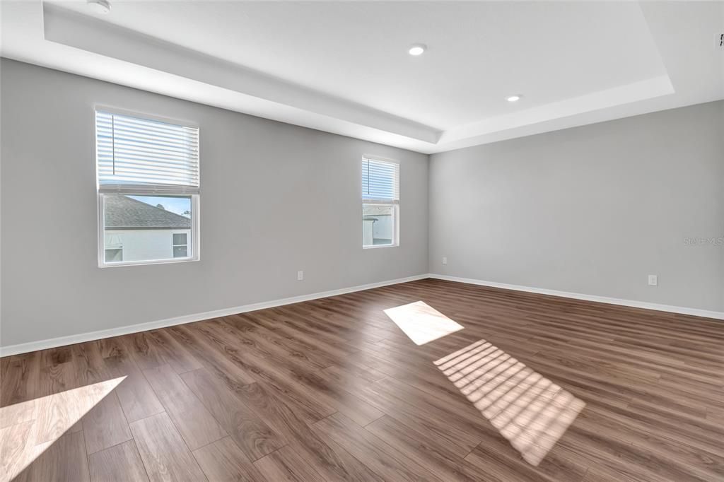 For Sale: $750,000 (5 beds, 4 baths, 3911 Square Feet)