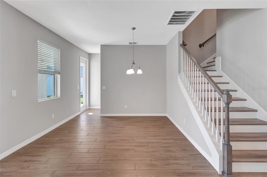 For Sale: $750,000 (5 beds, 4 baths, 3911 Square Feet)