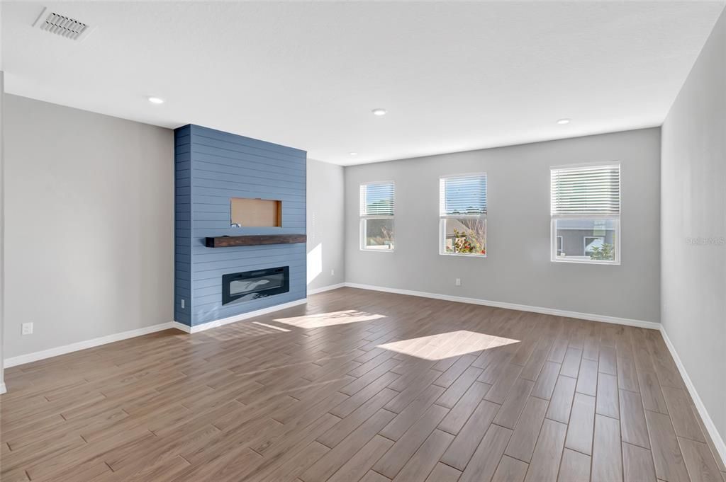 For Sale: $750,000 (5 beds, 4 baths, 3911 Square Feet)