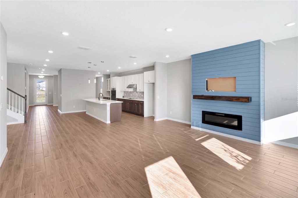 For Sale: $750,000 (5 beds, 4 baths, 3911 Square Feet)