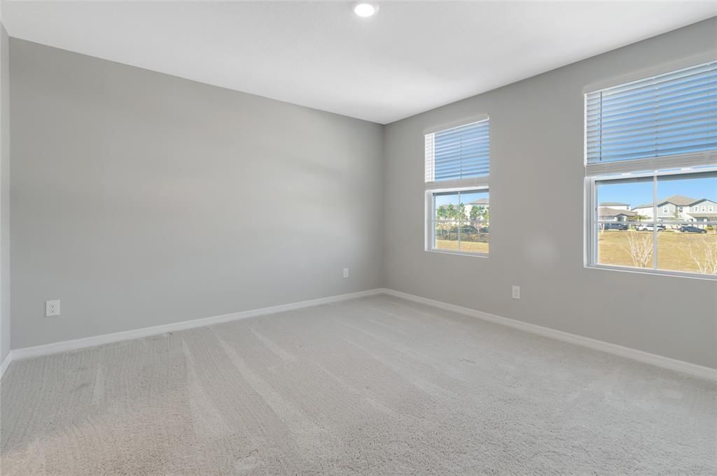 For Sale: $750,000 (5 beds, 4 baths, 3911 Square Feet)