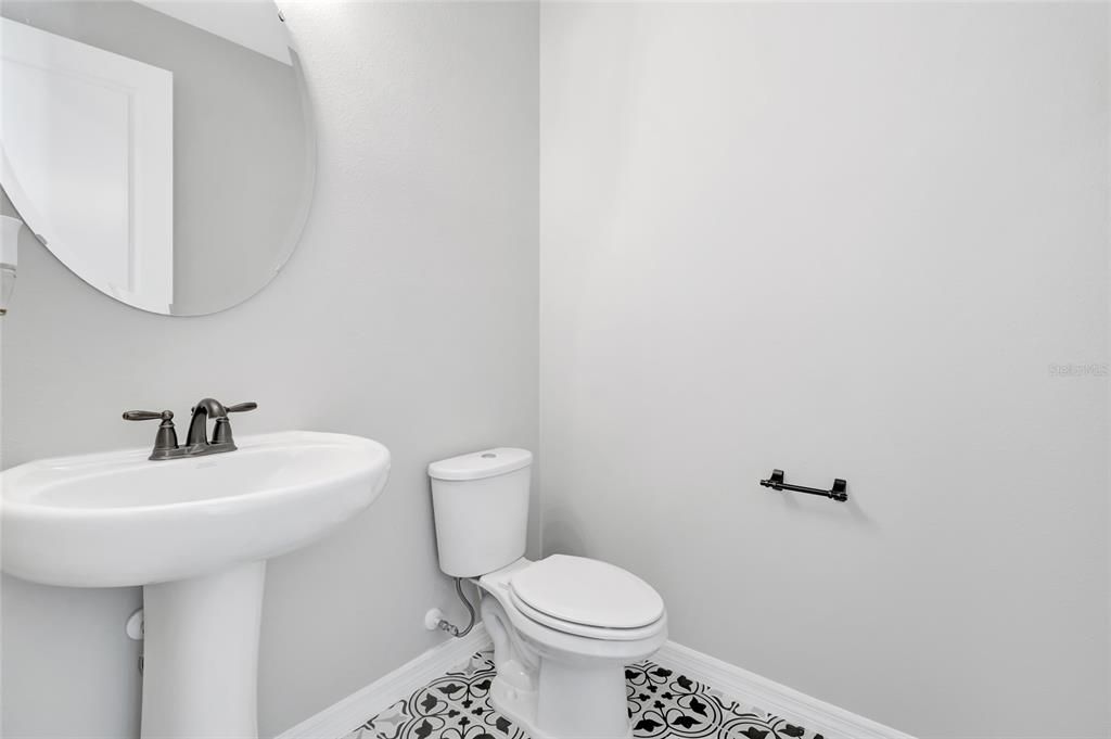 For Sale: $750,000 (5 beds, 4 baths, 3911 Square Feet)