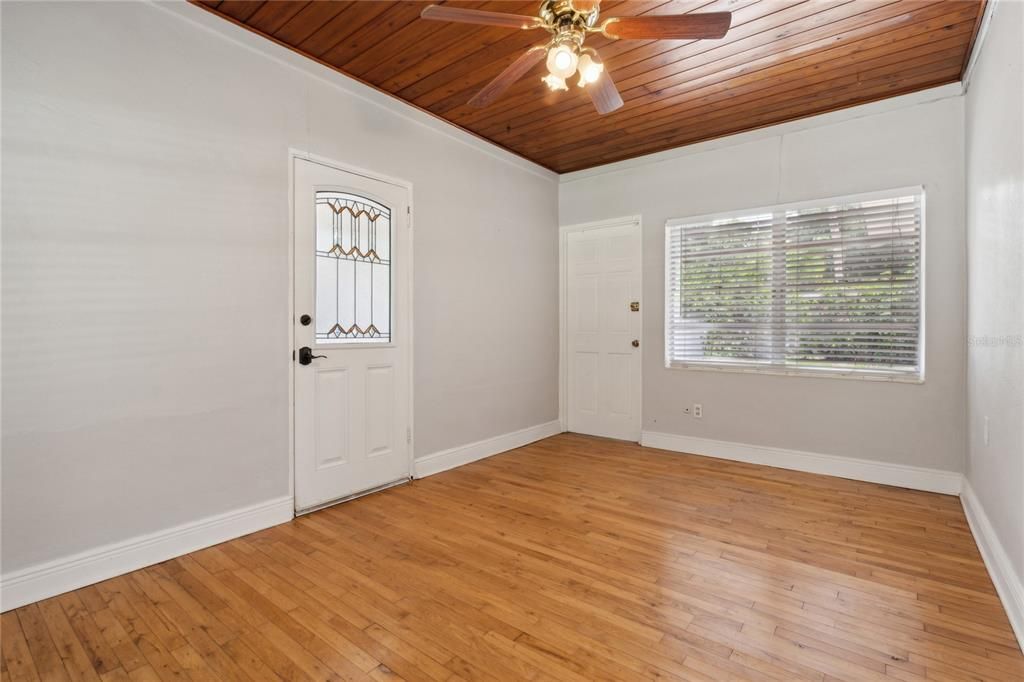 En Renta: $2,400 (3 camas, 1 baños, 1169 Pies cuadrados)