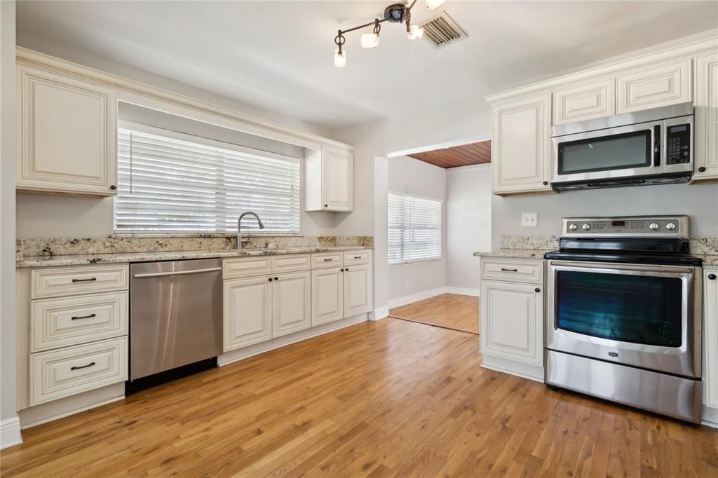 En Renta: $2,400 (3 camas, 1 baños, 1169 Pies cuadrados)