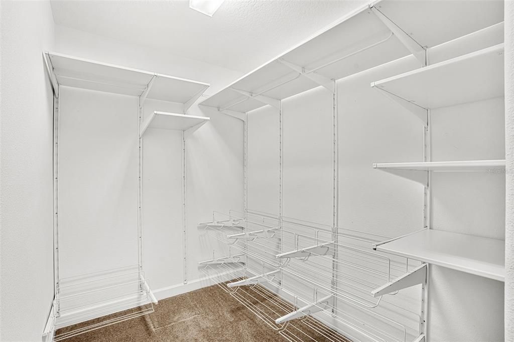 En Venta: $759,000 (5 camas, 3 baños, 3828 Pies cuadrados)