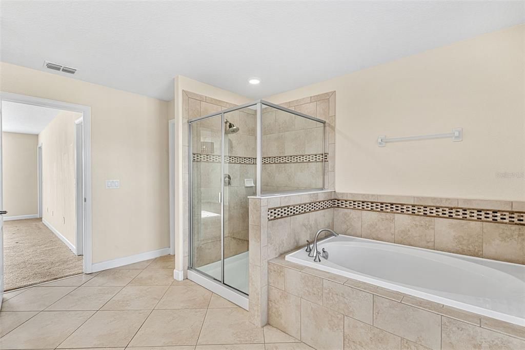 En Venta: $759,000 (5 camas, 3 baños, 3828 Pies cuadrados)