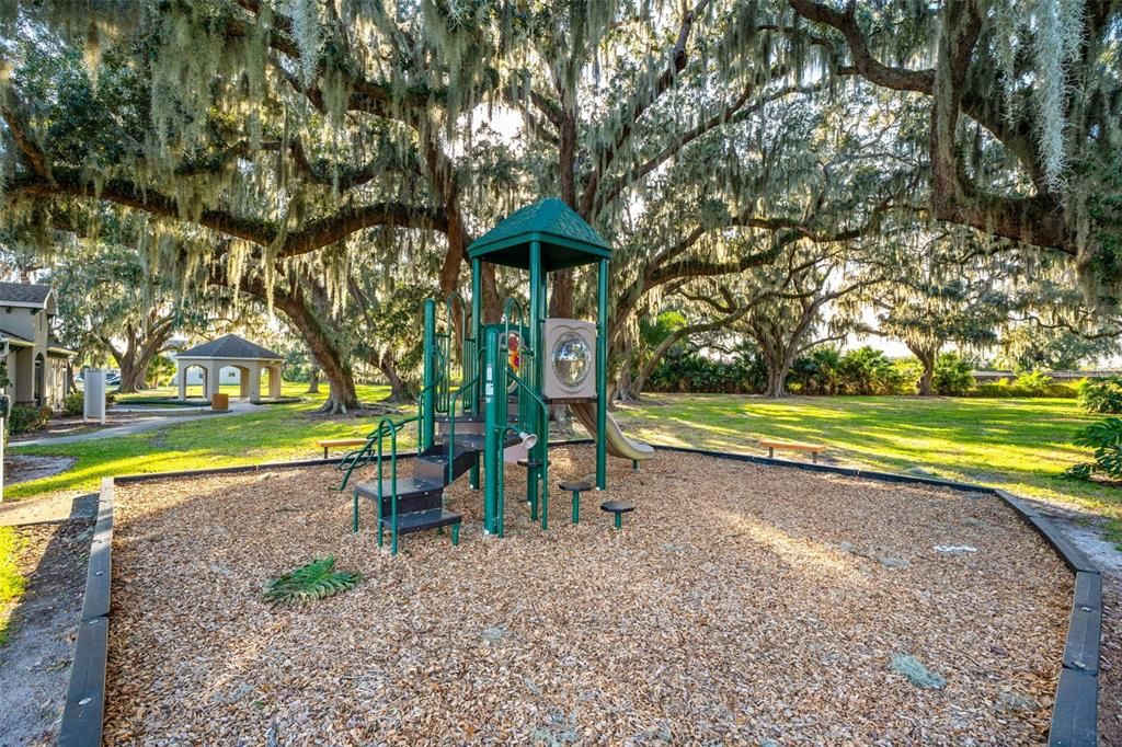 En Venta: $759,000 (5 camas, 3 baños, 3828 Pies cuadrados)