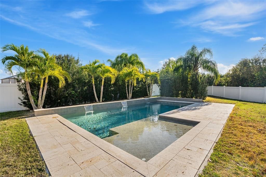 En Venta: $759,000 (5 camas, 3 baños, 3828 Pies cuadrados)