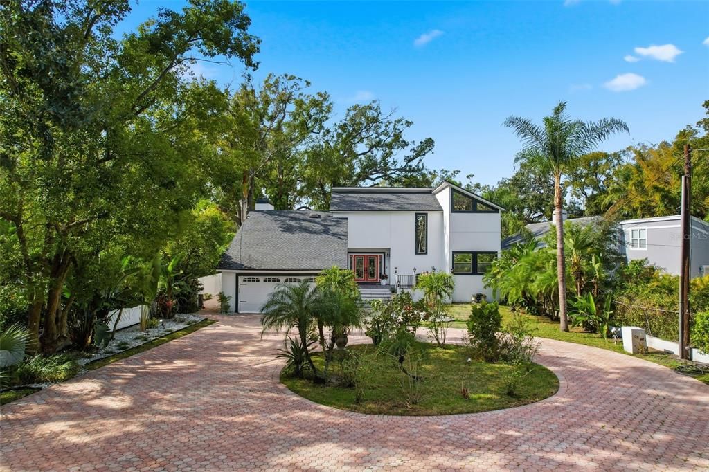 En Venta: $1,799,999 (3 camas, 3 baños, 3998 Pies cuadrados)