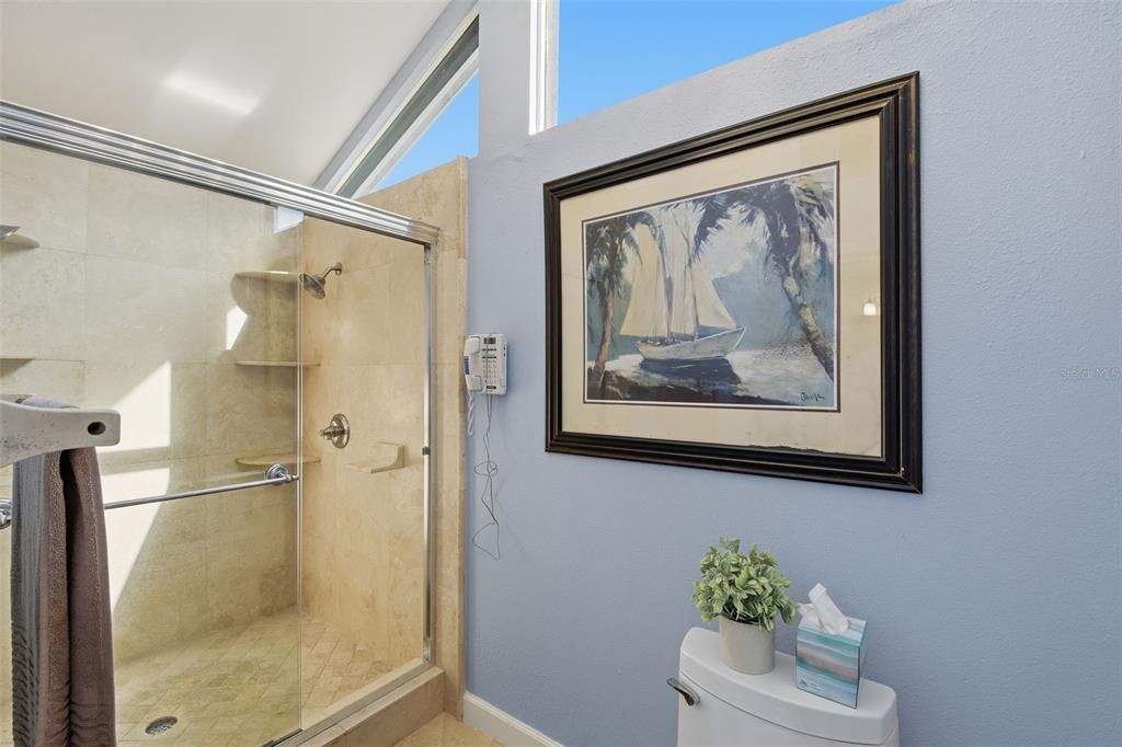 En Venta: $1,799,999 (3 camas, 3 baños, 3998 Pies cuadrados)