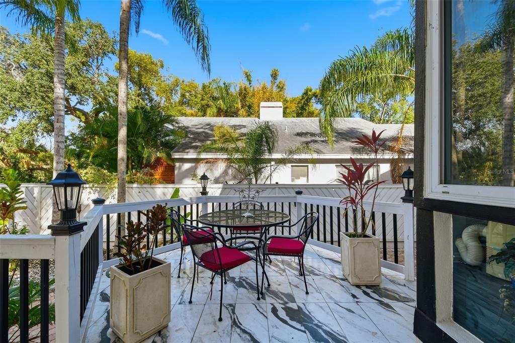 En Venta: $1,799,999 (3 camas, 3 baños, 3998 Pies cuadrados)