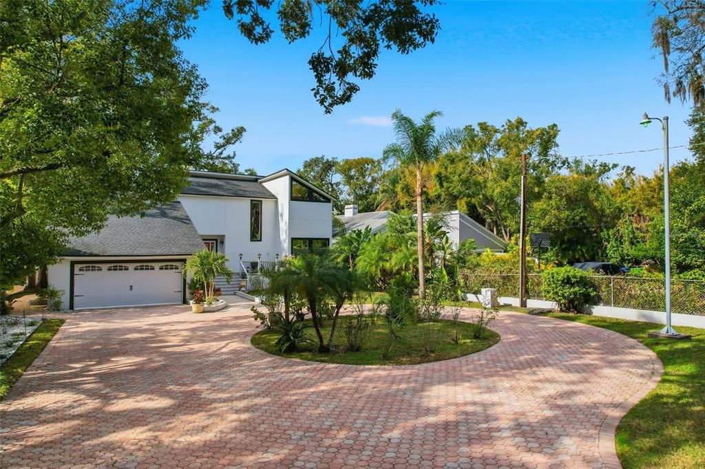 En Venta: $1,799,999 (3 camas, 3 baños, 3998 Pies cuadrados)
