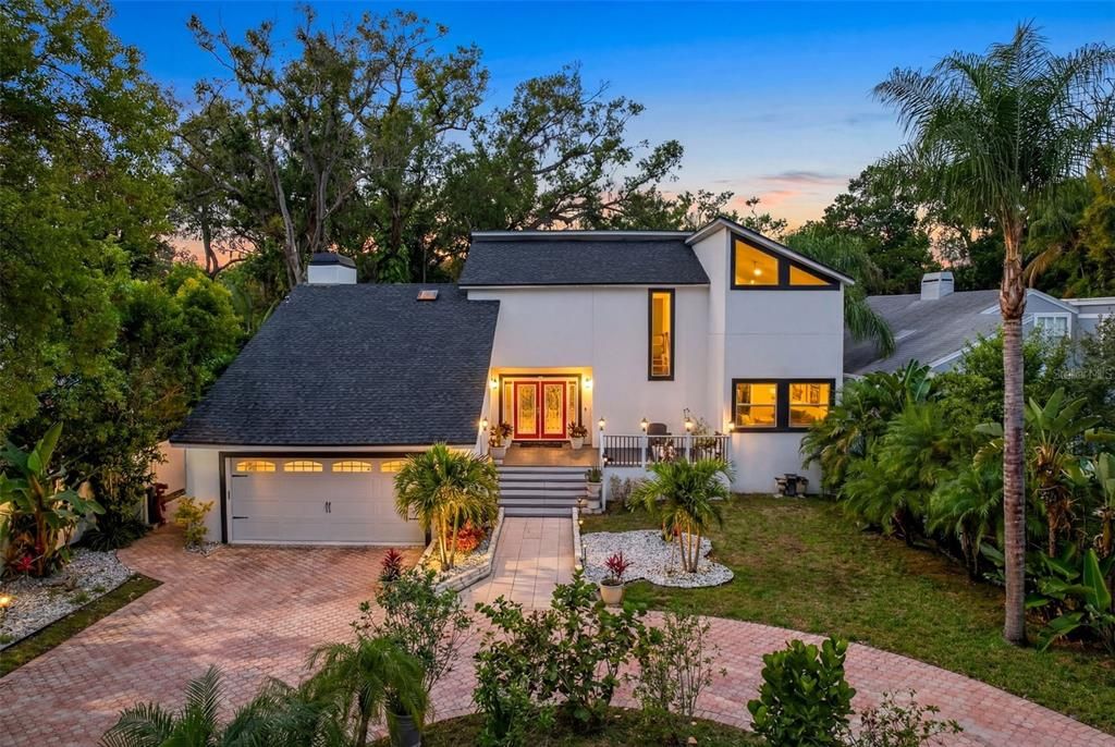 En Venta: $1,799,999 (3 camas, 3 baños, 3998 Pies cuadrados)