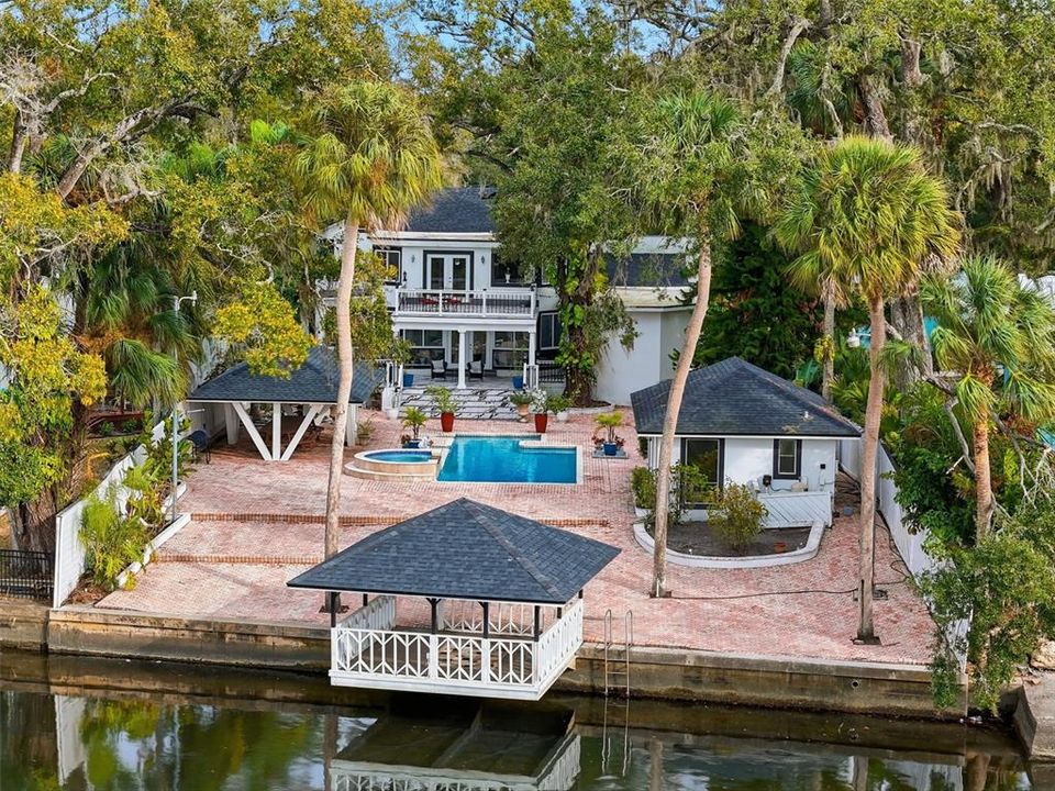 En Venta: $1,799,999 (3 camas, 3 baños, 3998 Pies cuadrados)