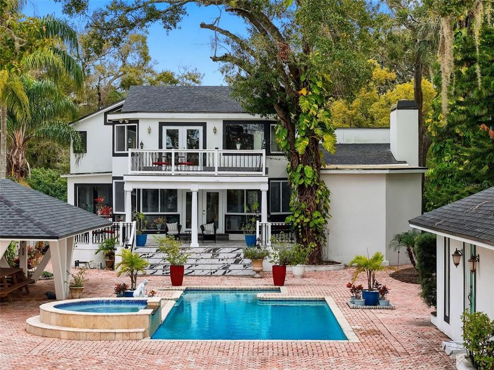 En Venta: $1,799,999 (3 camas, 3 baños, 3998 Pies cuadrados)