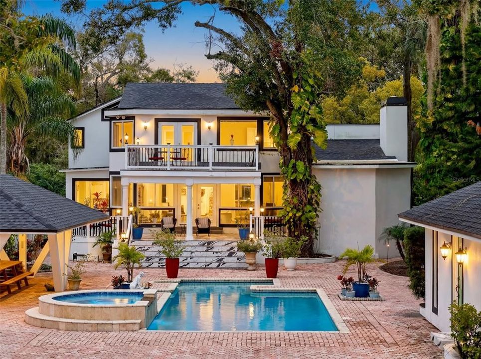En Venta: $1,799,999 (3 camas, 3 baños, 3998 Pies cuadrados)