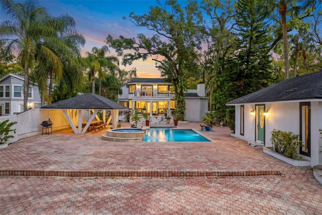 En Venta: $1,799,999 (3 camas, 3 baños, 3998 Pies cuadrados)