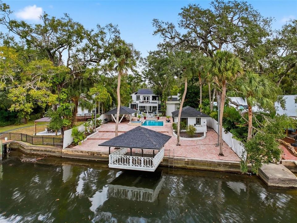 En Venta: $1,799,999 (3 camas, 3 baños, 3998 Pies cuadrados)