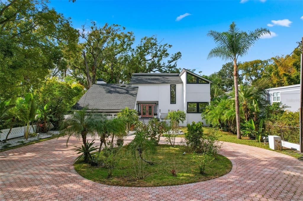 En Venta: $1,799,999 (3 camas, 3 baños, 3998 Pies cuadrados)
