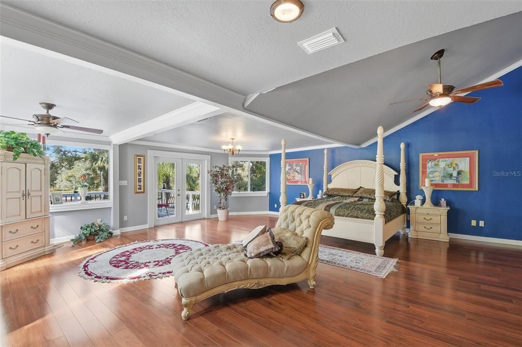 En Venta: $1,799,999 (3 camas, 3 baños, 3998 Pies cuadrados)