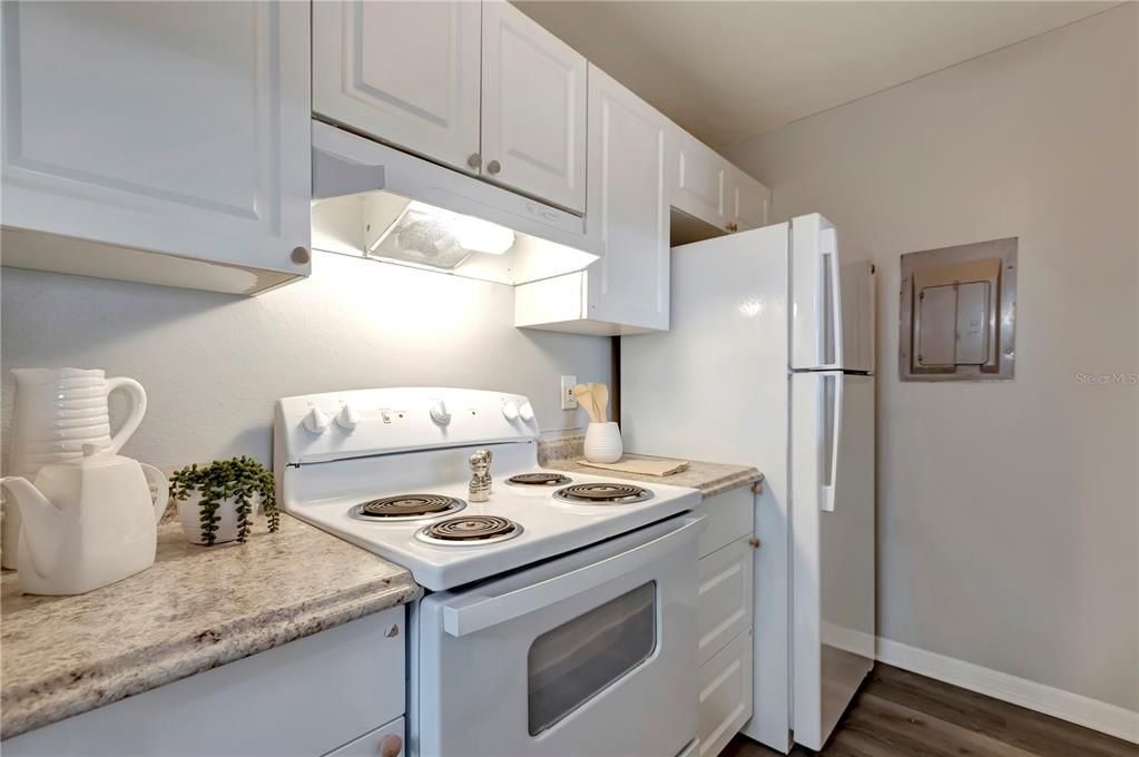 待售: $129,900 (2 贝兹, 1 浴室, 790 平方英尺)