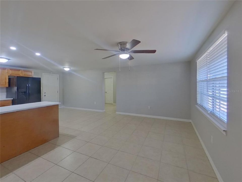 出租: $2,159 (4 贝兹, 2 浴室, 1102 平方英尺)