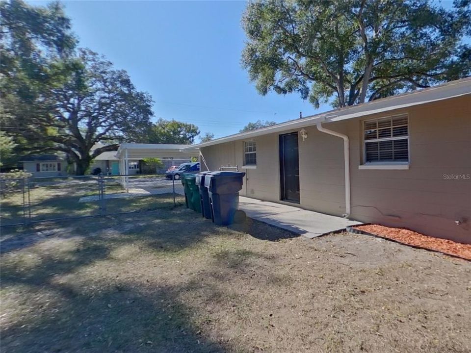 出租: $2,159 (4 贝兹, 2 浴室, 1102 平方英尺)