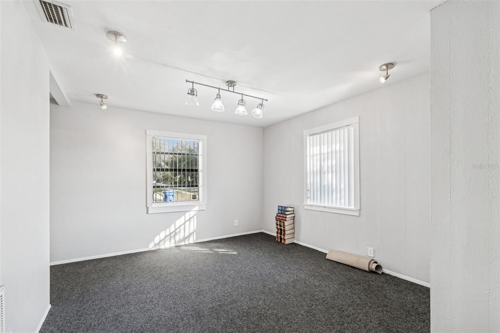 На продажу: $26,400 (0 спален, 0 ванн, 759 Квадратных фут)