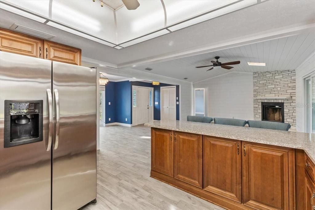 Activo con contrato: $349,000 (3 camas, 2 baños, 1562 Pies cuadrados)