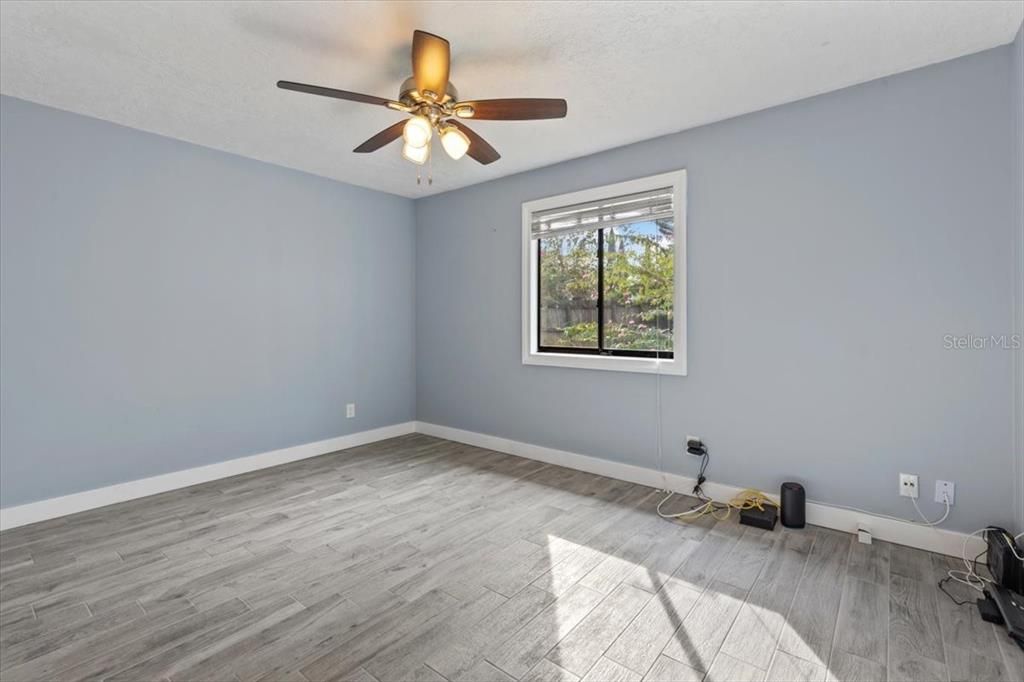 Activo con contrato: $349,000 (3 camas, 2 baños, 1562 Pies cuadrados)