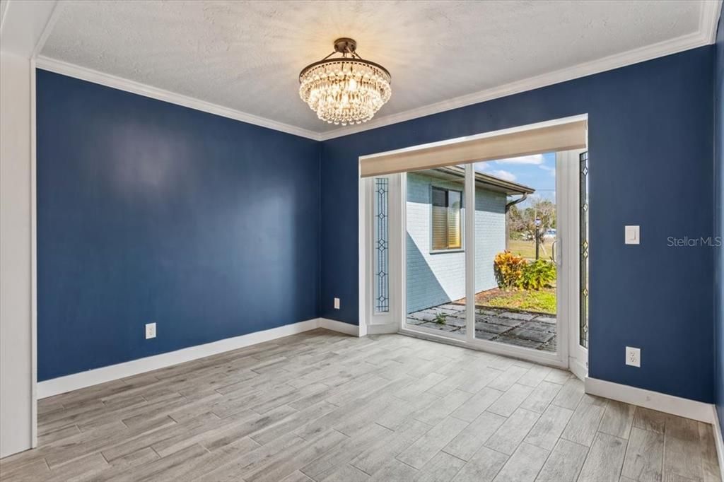 Activo con contrato: $349,000 (3 camas, 2 baños, 1562 Pies cuadrados)