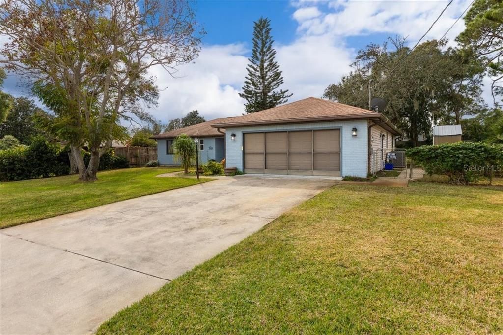 Activo con contrato: $349,000 (3 camas, 2 baños, 1562 Pies cuadrados)