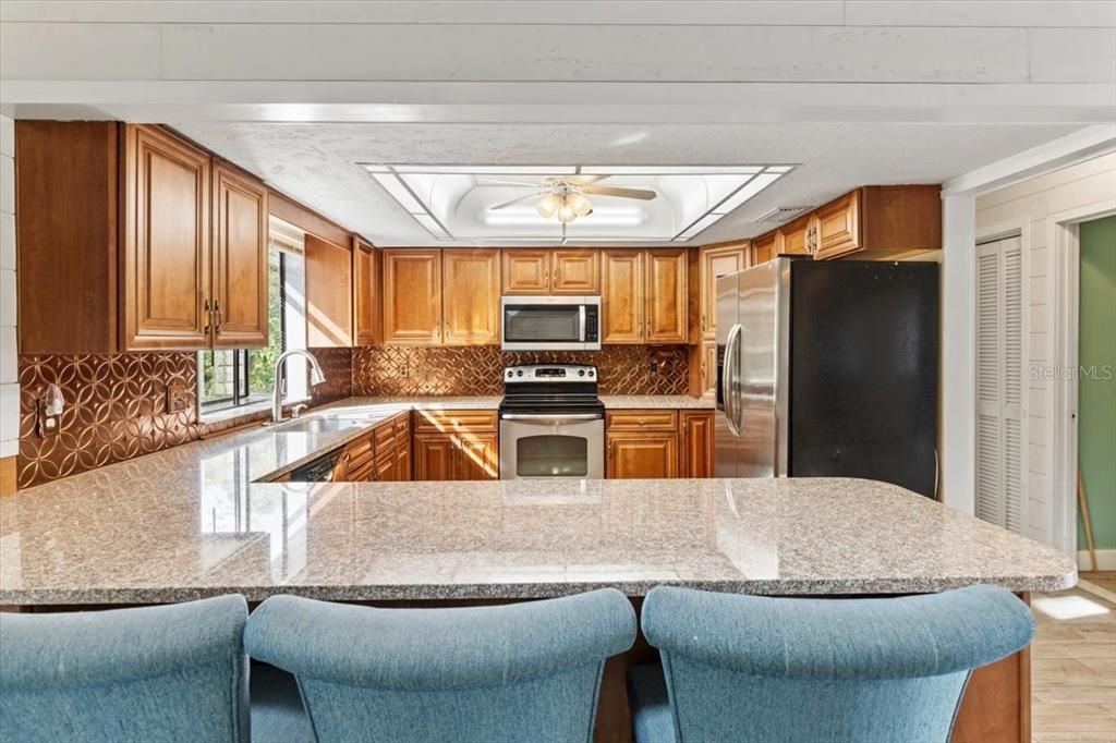 Activo con contrato: $349,000 (3 camas, 2 baños, 1562 Pies cuadrados)