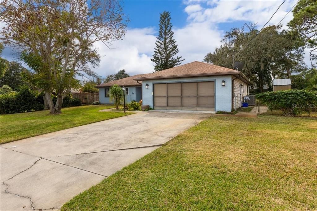 Activo con contrato: $349,000 (3 camas, 2 baños, 1562 Pies cuadrados)