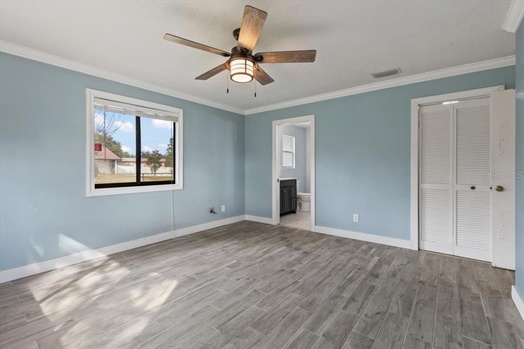 Activo con contrato: $349,000 (3 camas, 2 baños, 1562 Pies cuadrados)