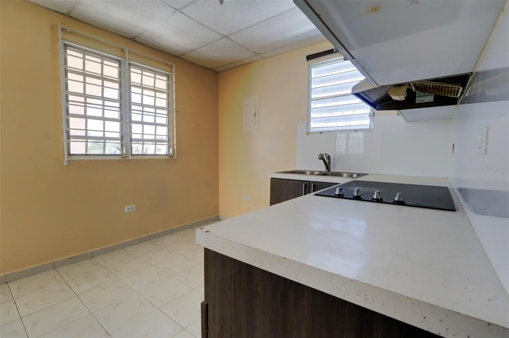 En Venta: $290,000 (7 camas, 3 baños, 2055 Pies cuadrados)