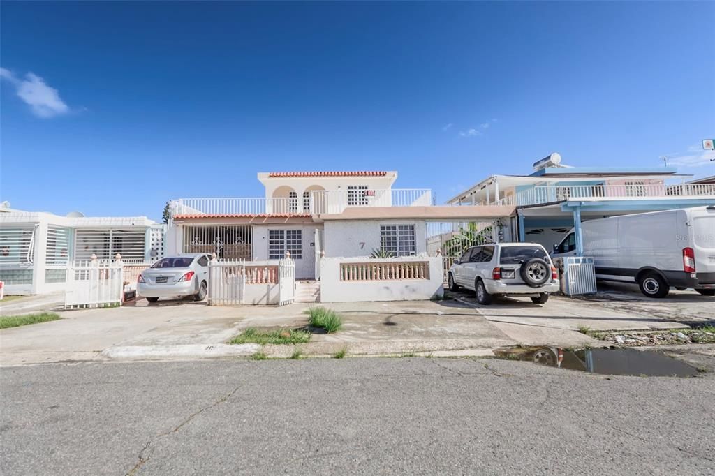 En Venta: $290,000 (7 camas, 3 baños, 2055 Pies cuadrados)