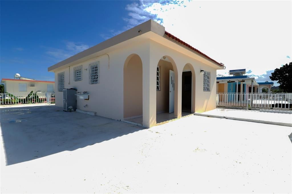 En Venta: $290,000 (7 camas, 3 baños, 2055 Pies cuadrados)