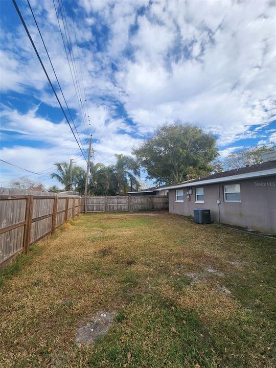 For Rent: $2,200 (3 beds, 2 baths, 1626 Square Feet)