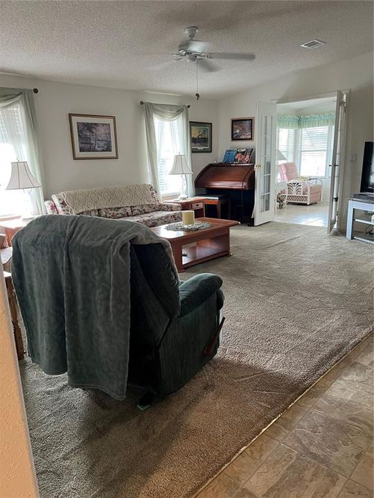 На продажу: $165,000 (2 спален, 2 ванн, 1369 Квадратных фут)