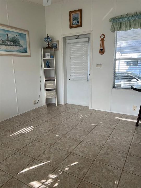 На продажу: $165,000 (2 спален, 2 ванн, 1369 Квадратных фут)