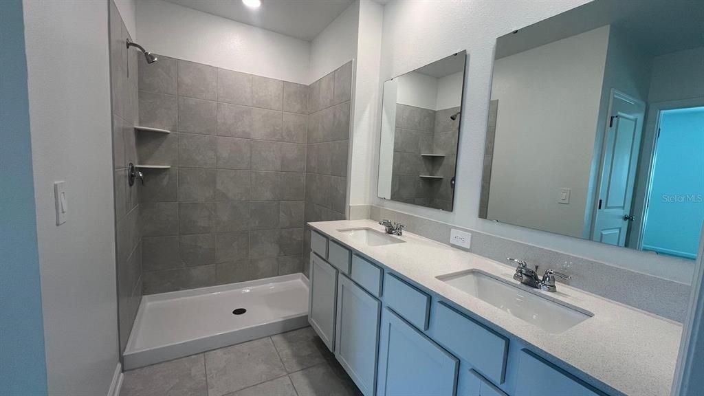 For Rent: $2,200 (3 beds, 2 baths, 1432 Square Feet)