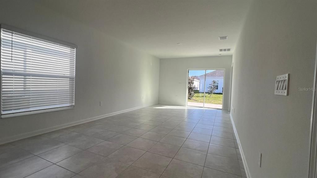 For Rent: $2,200 (3 beds, 2 baths, 1432 Square Feet)